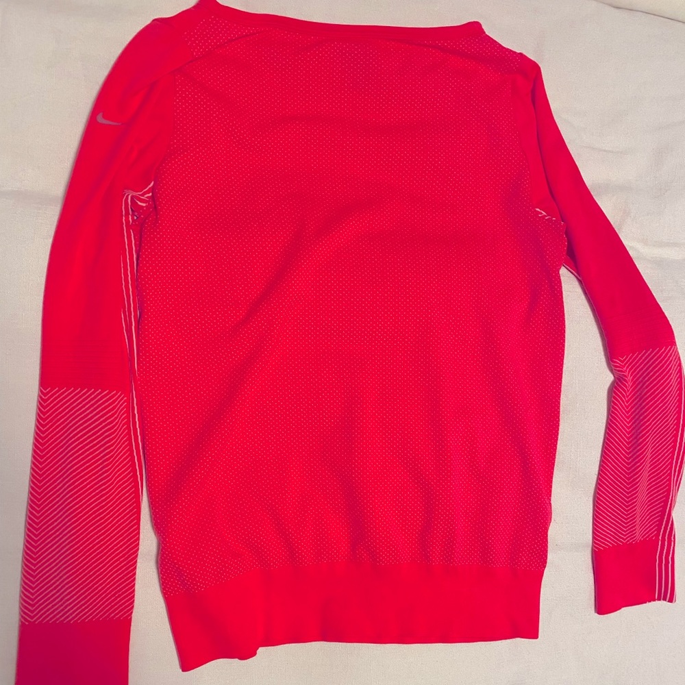 Women’s Nike Dry-Fit long sleeve crew neck pullover sweater shirt